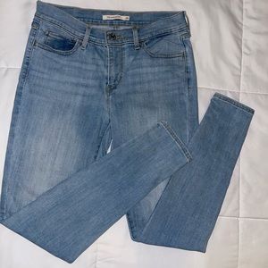 Levi’s 710